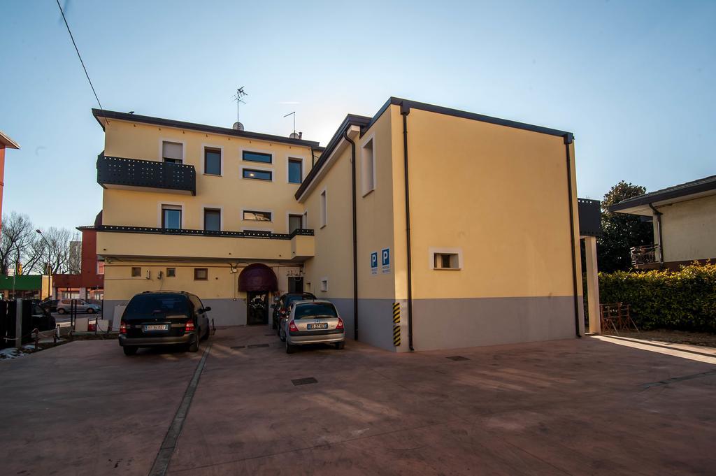 Al Piccolo Hotel Mestre Luaran gambar